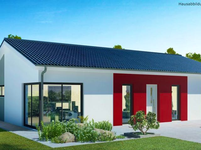 Bungalow BL 95 Variante M von Baudirekt als kompakter Massiv-Bungalow mit 94 m² und Walmdach